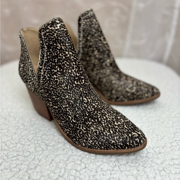 Coconuts by Matisse “Trader” Calf Hair Bootie, 6M - Picture 9 of 13